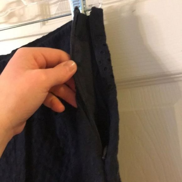 J.Crew navy blue eyelet shorts SZ 4 - Picture 6 of 7